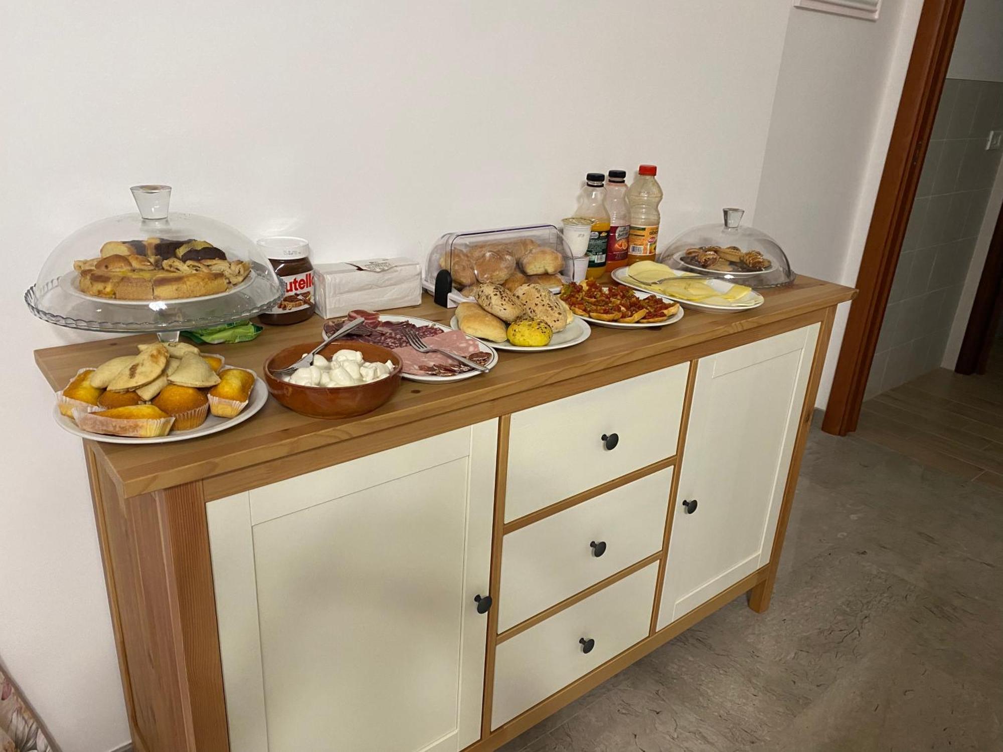 L'Isola Di Francesca Guest House Конверсано Екстериор снимка